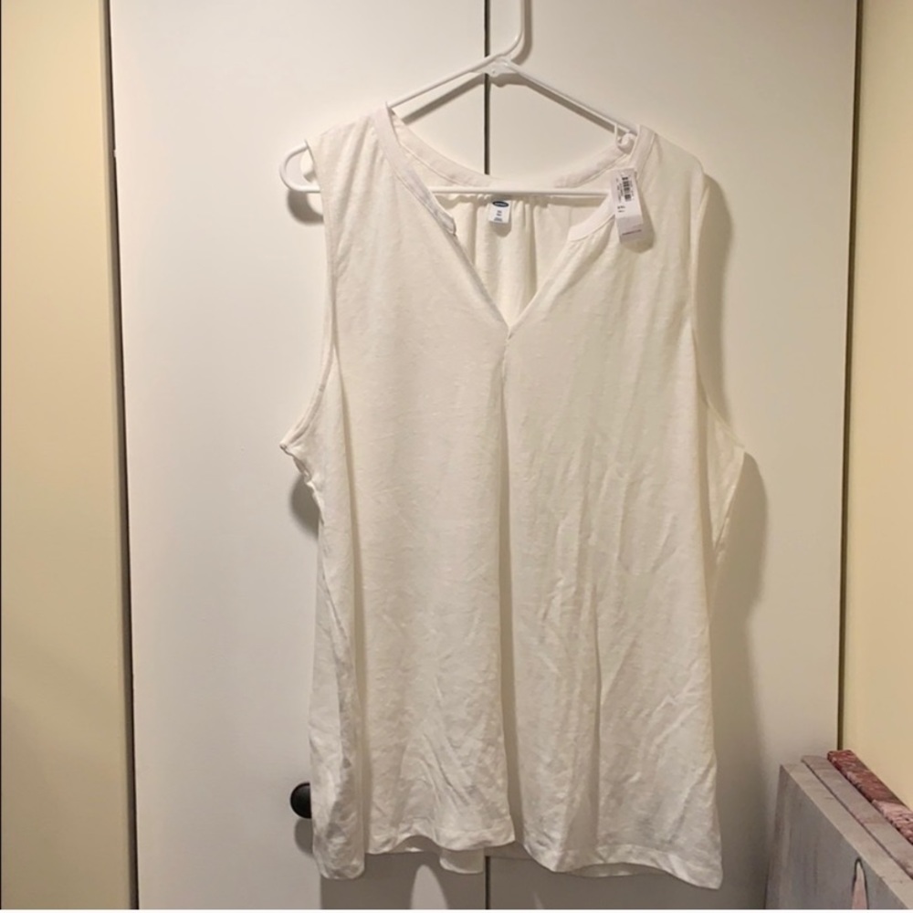 Sleeveless tank